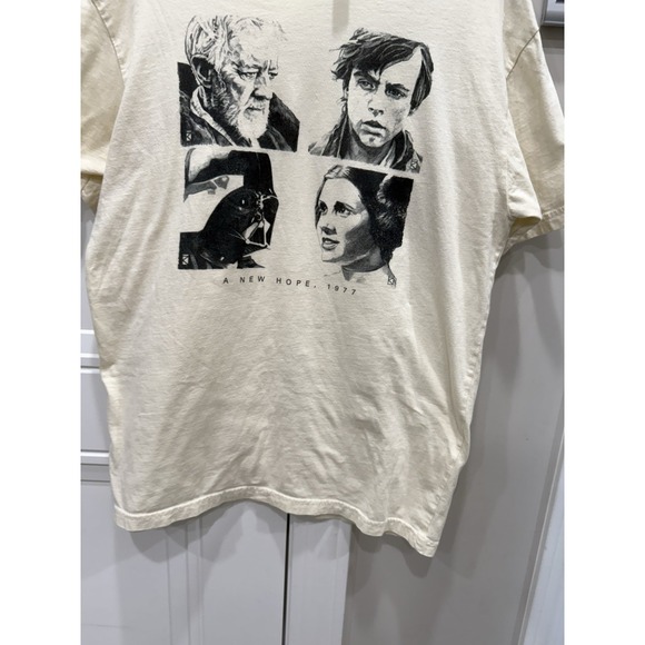 Start Wars Beige Unisex‎ T-shirt Size Large 100% Cotton - Picture 4 of 5